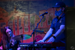 Cut-Throat-Finches-12